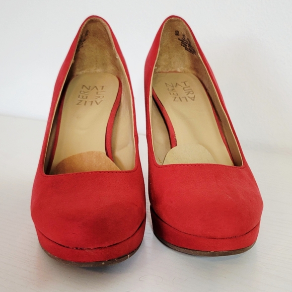 Naturalizer Red Women's Pumps - Picture 4 of 11